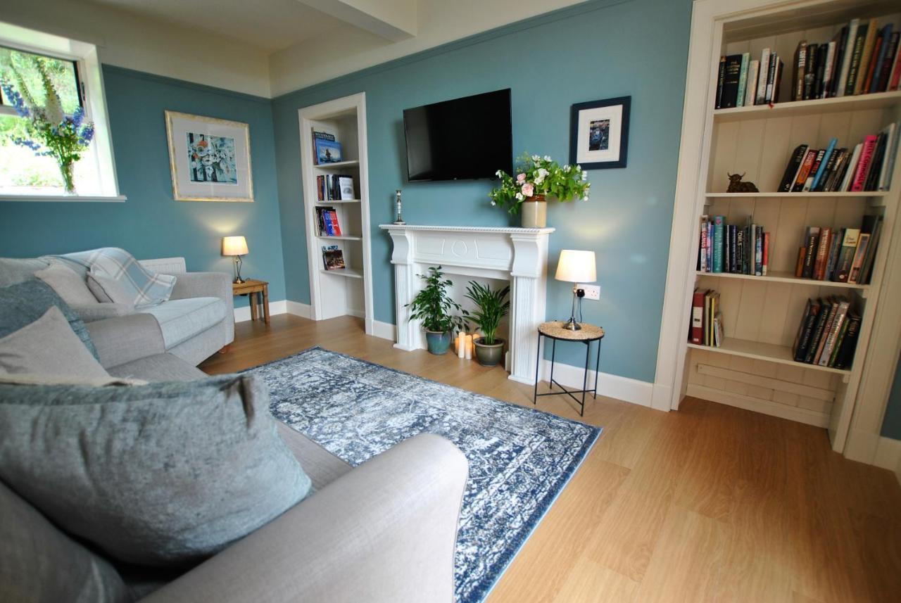 Clover Cottage Countryside Retreat With Sea Views 크레일 외부 사진