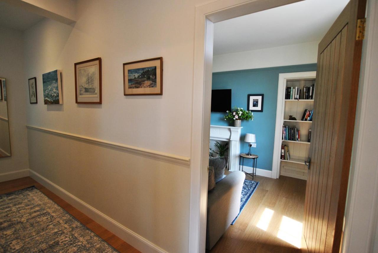 Clover Cottage Countryside Retreat With Sea Views 크레일 외부 사진