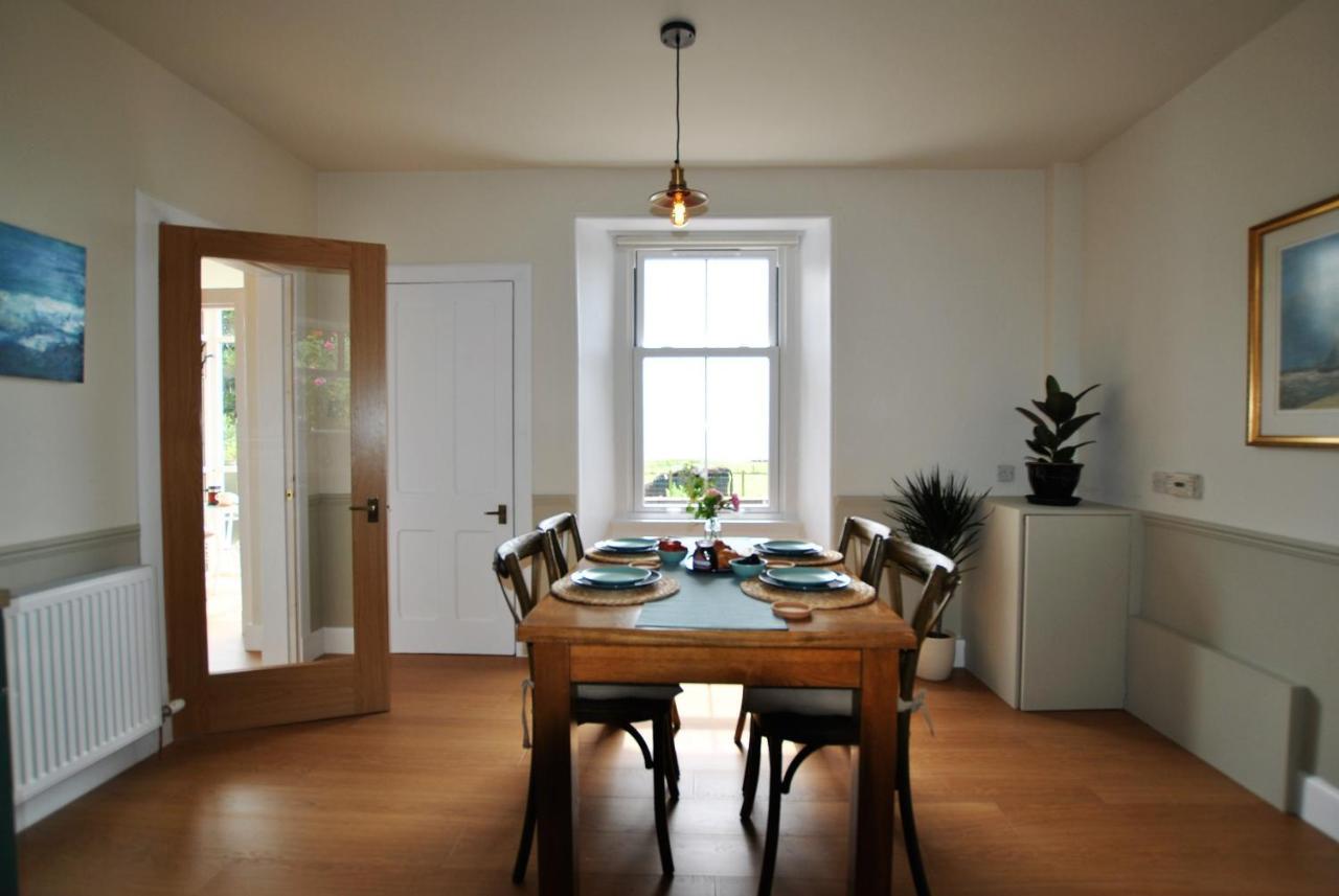 Clover Cottage Countryside Retreat With Sea Views 크레일 외부 사진