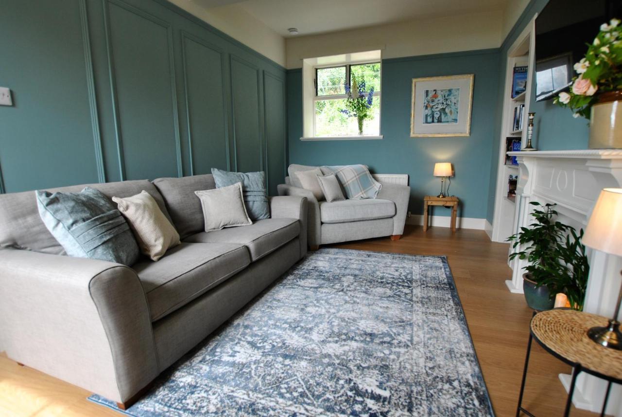 Clover Cottage Countryside Retreat With Sea Views 크레일 외부 사진