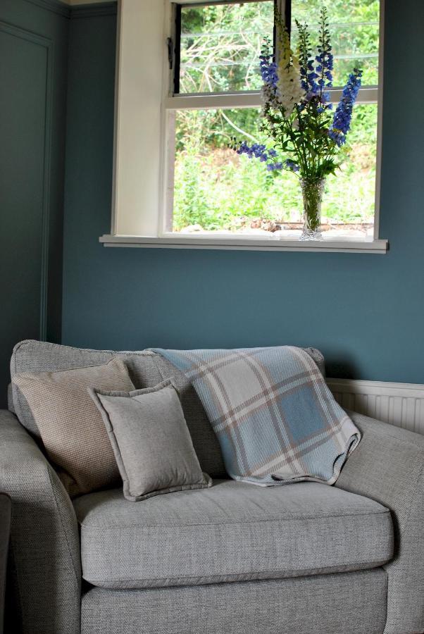 Clover Cottage Countryside Retreat With Sea Views 크레일 외부 사진