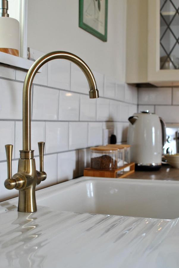 Clover Cottage Countryside Retreat With Sea Views 크레일 외부 사진