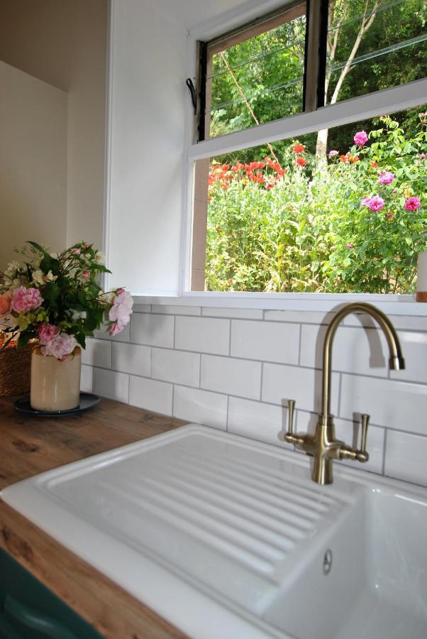 Clover Cottage Countryside Retreat With Sea Views 크레일 외부 사진